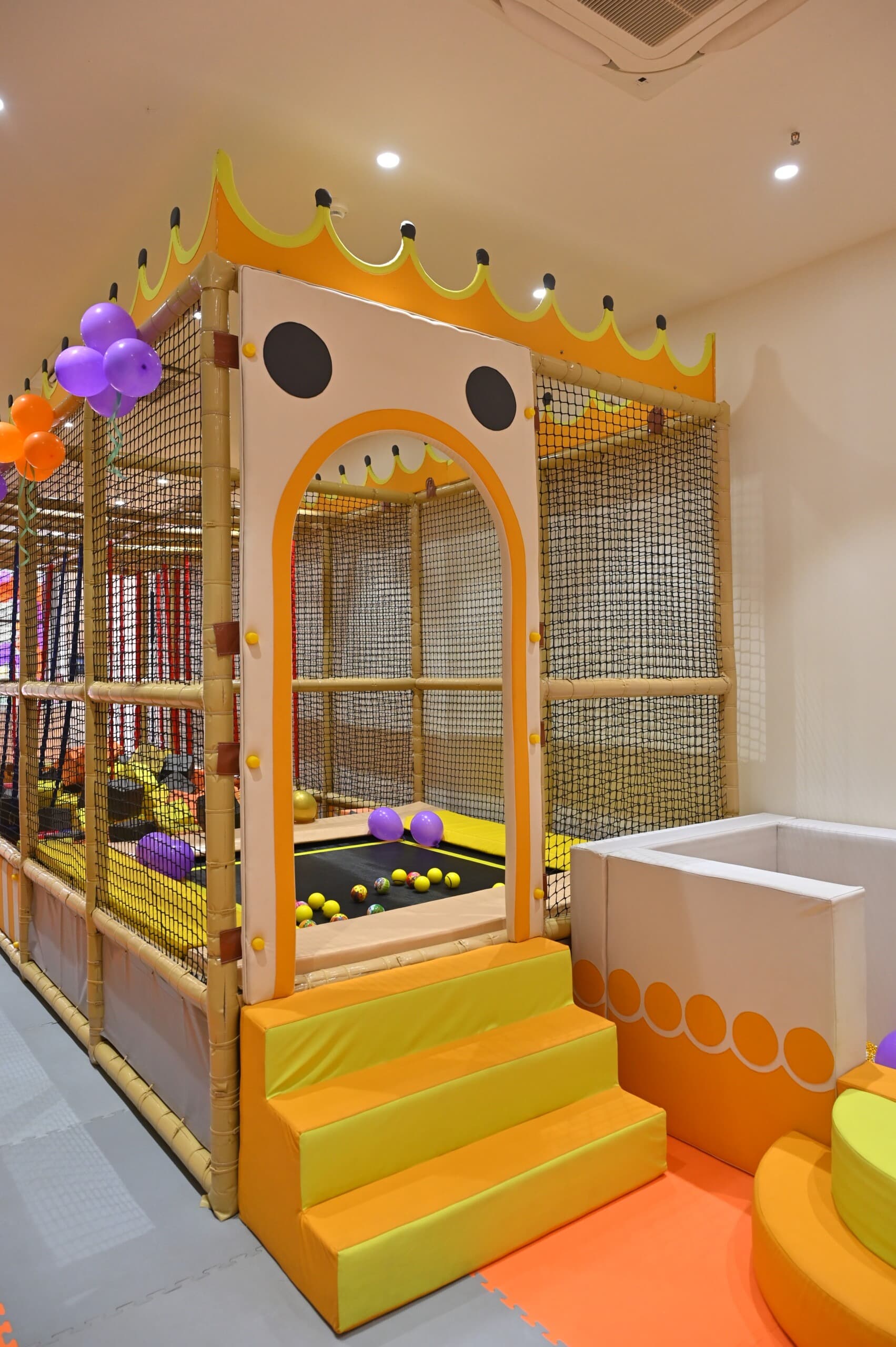 Interactive play frames